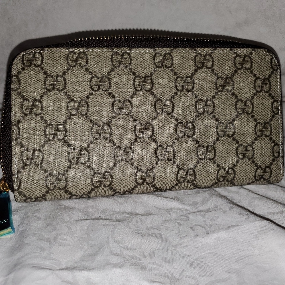 Gucci wallet